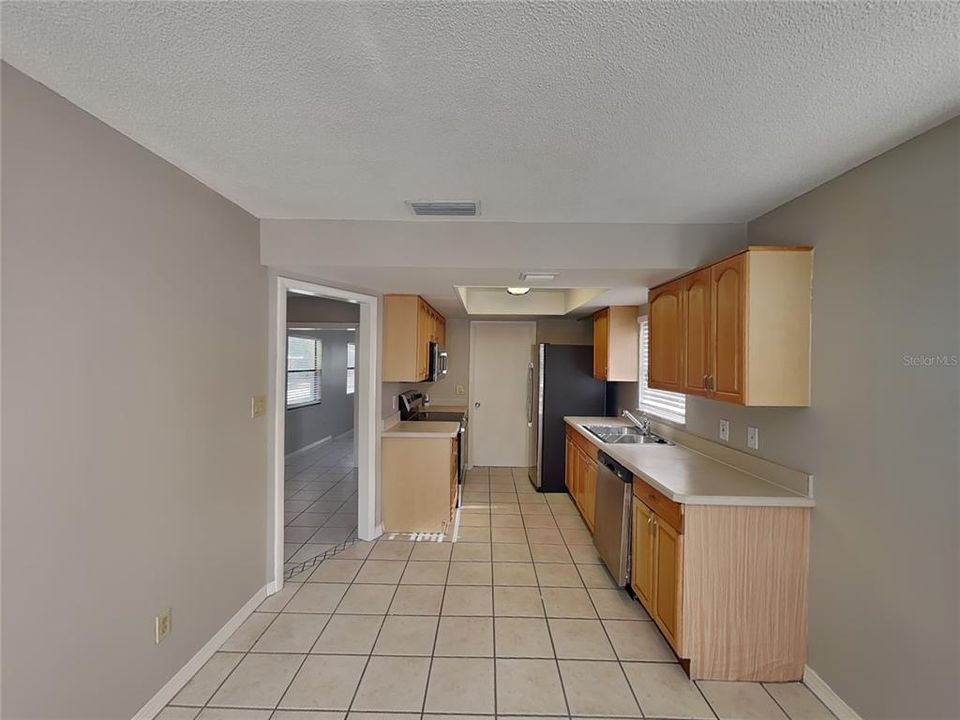 For Rent: $2,199 (3 beds, 2 baths, 1233 Square Feet)