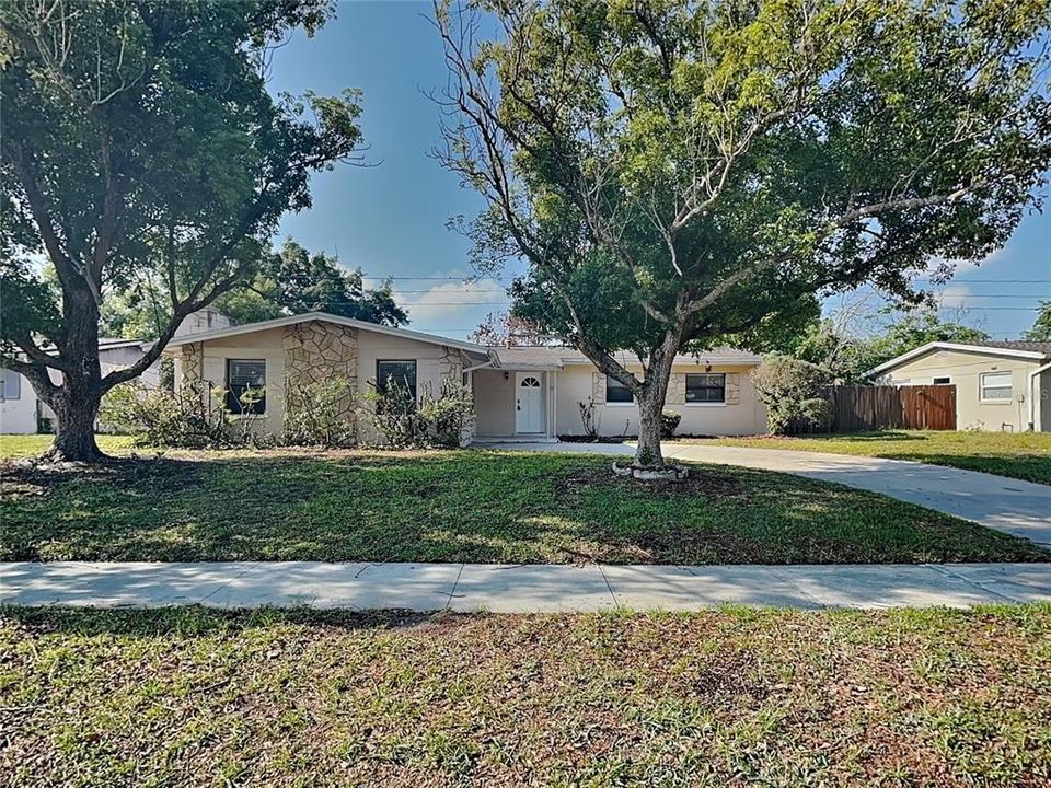 For Rent: $2,199 (3 beds, 2 baths, 1233 Square Feet)