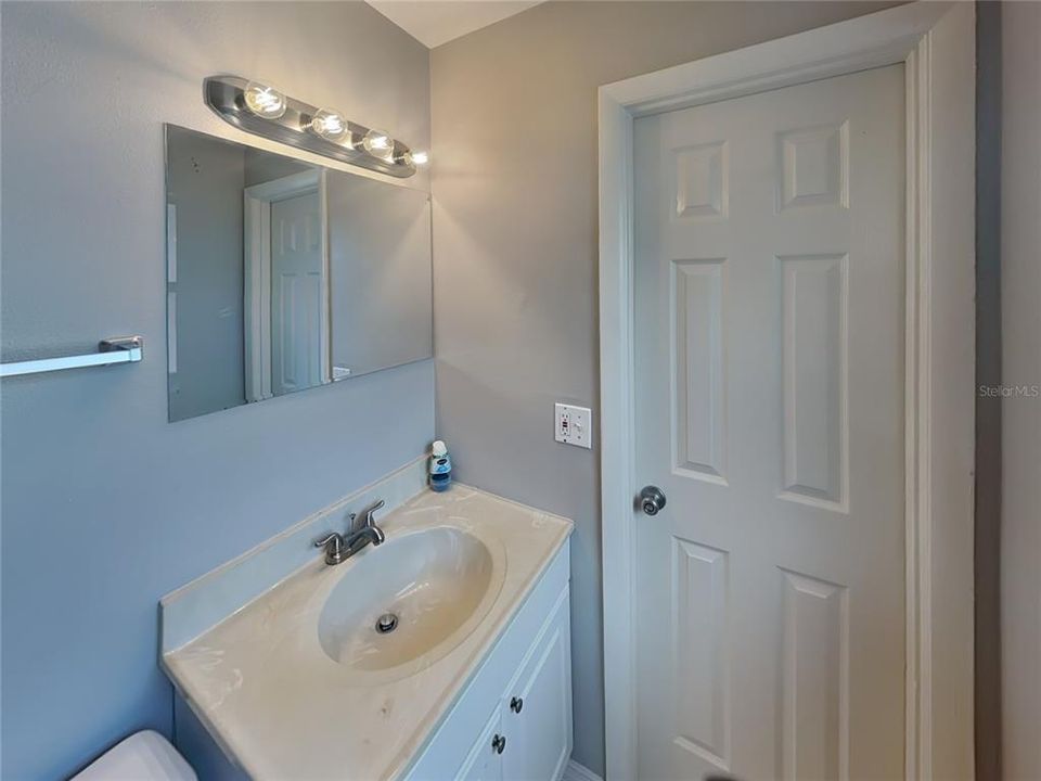 For Rent: $2,199 (3 beds, 2 baths, 1233 Square Feet)