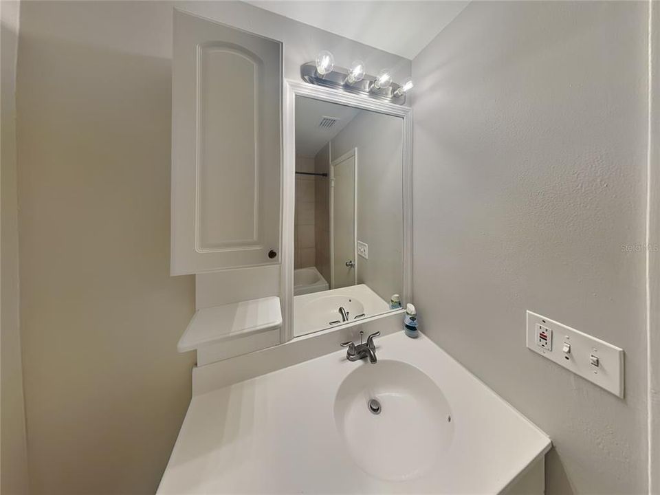 For Rent: $2,199 (3 beds, 2 baths, 1233 Square Feet)