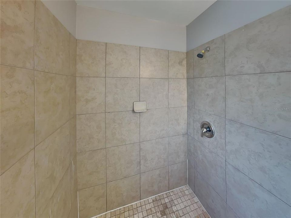 For Rent: $2,199 (3 beds, 2 baths, 1233 Square Feet)