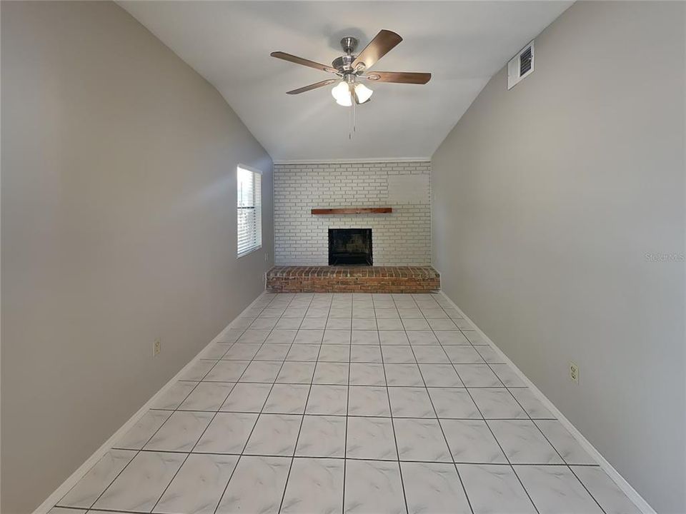 For Rent: $2,199 (3 beds, 2 baths, 1233 Square Feet)