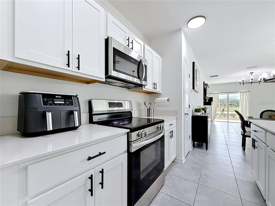 For Sale: $285,000 (3 beds, 2 baths, 1432 Square Feet)
