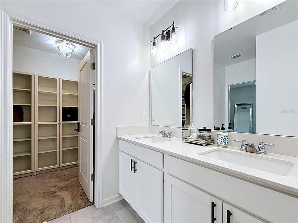 For Sale: $285,000 (3 beds, 2 baths, 1432 Square Feet)