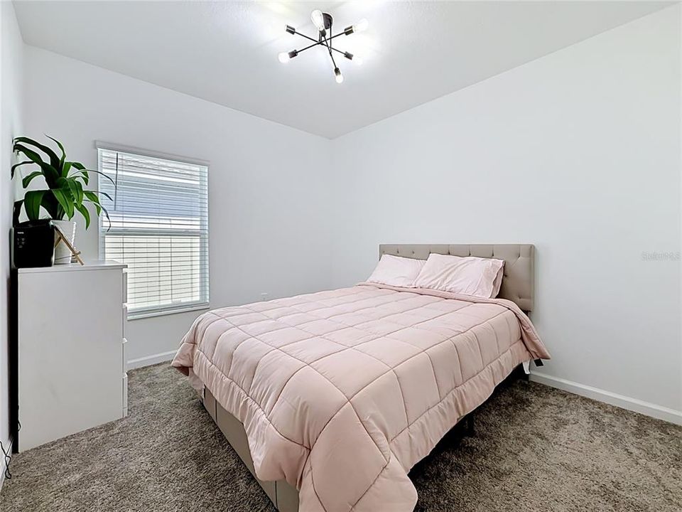 For Sale: $285,000 (3 beds, 2 baths, 1432 Square Feet)