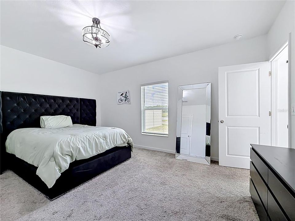 For Sale: $285,000 (3 beds, 2 baths, 1432 Square Feet)