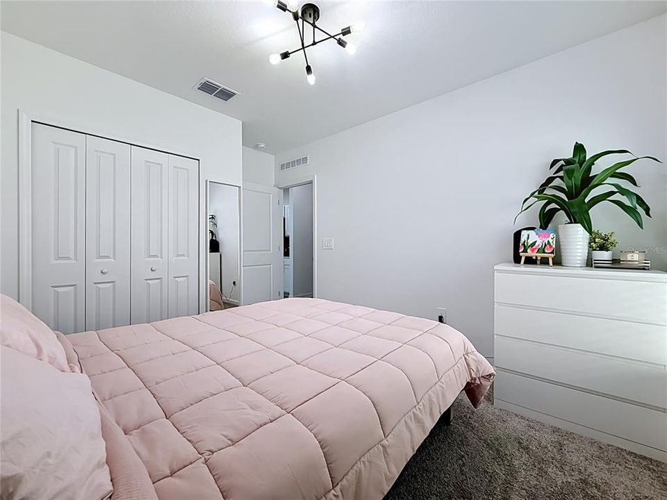 For Sale: $285,000 (3 beds, 2 baths, 1432 Square Feet)