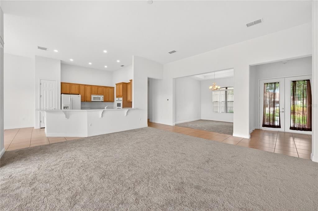 En Venta: $499,900 (3 camas, 3 baños, 2580 Pies cuadrados)
