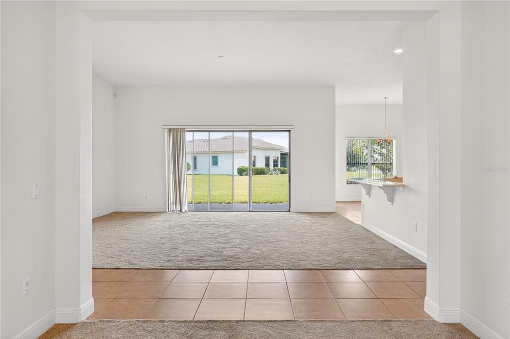 En Venta: $499,900 (3 camas, 3 baños, 2580 Pies cuadrados)