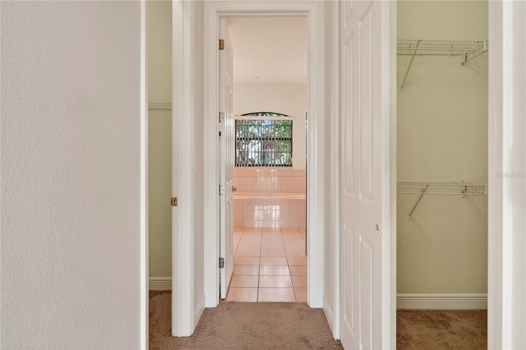En Venta: $499,900 (3 camas, 3 baños, 2580 Pies cuadrados)