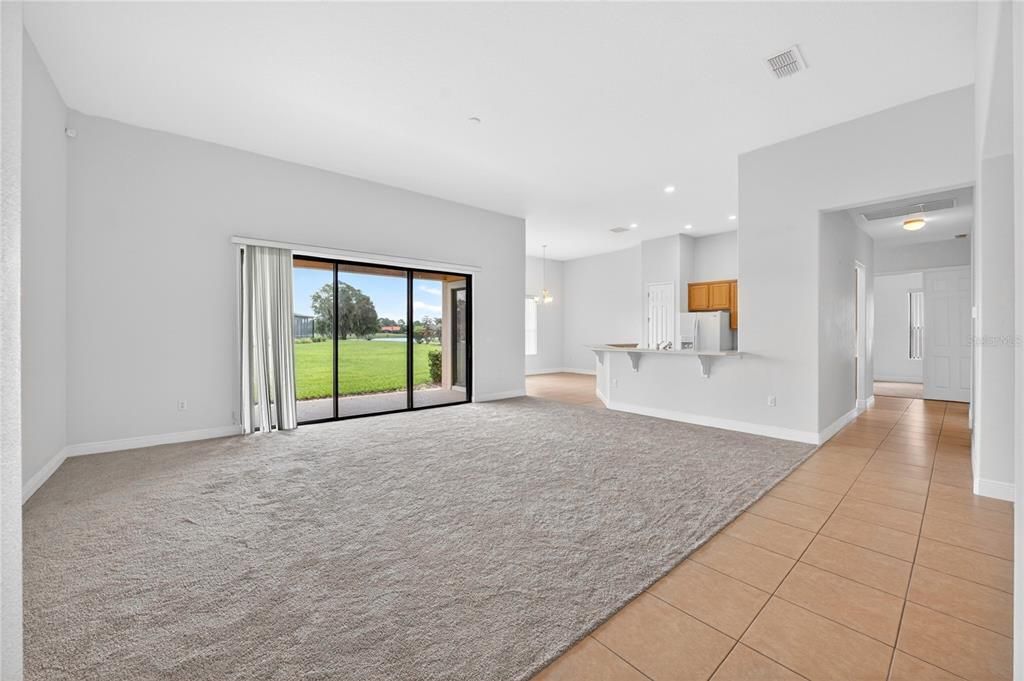 En Venta: $499,900 (3 camas, 3 baños, 2580 Pies cuadrados)