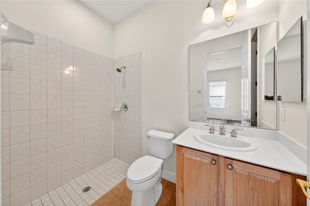 En Venta: $499,900 (3 camas, 3 baños, 2580 Pies cuadrados)