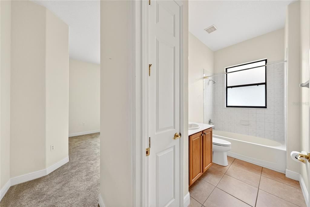 En Venta: $499,900 (3 camas, 3 baños, 2580 Pies cuadrados)