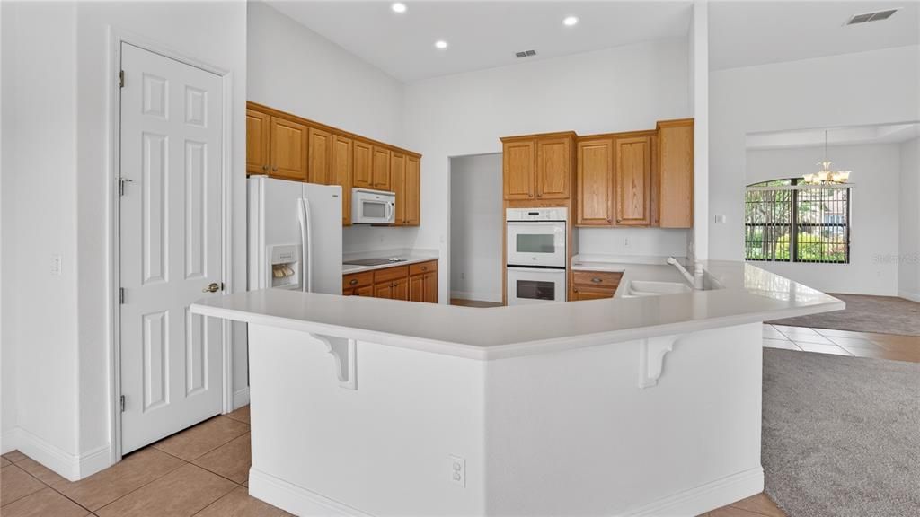 En Venta: $499,900 (3 camas, 3 baños, 2580 Pies cuadrados)