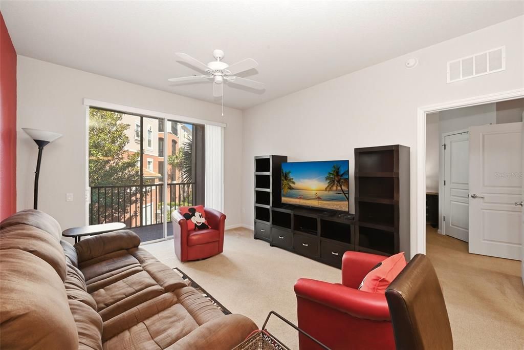 For Sale: $159,950 (2 beds, 2 baths, 1112 Square Feet)