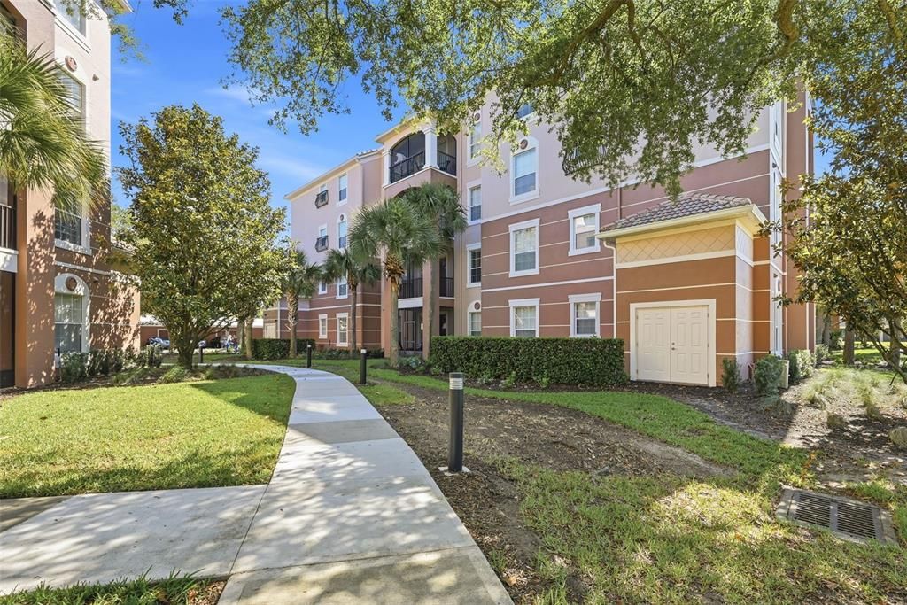 For Sale: $159,950 (2 beds, 2 baths, 1112 Square Feet)