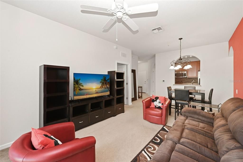 For Sale: $159,950 (2 beds, 2 baths, 1112 Square Feet)