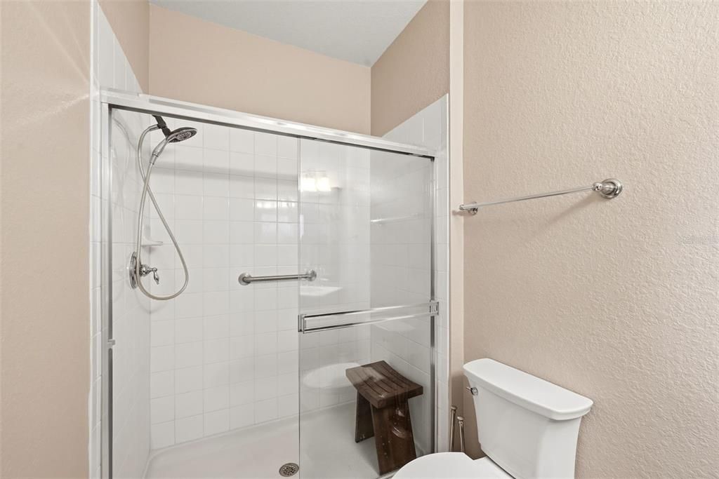 For Sale: $159,950 (2 beds, 2 baths, 1112 Square Feet)