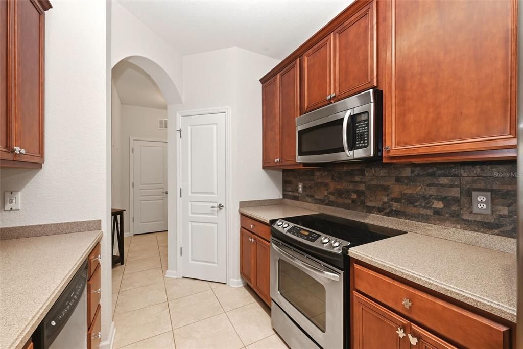 For Sale: $159,950 (2 beds, 2 baths, 1112 Square Feet)