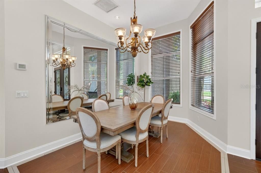 For Sale: $599,999 (4 beds, 3 baths, 2768 Square Feet)