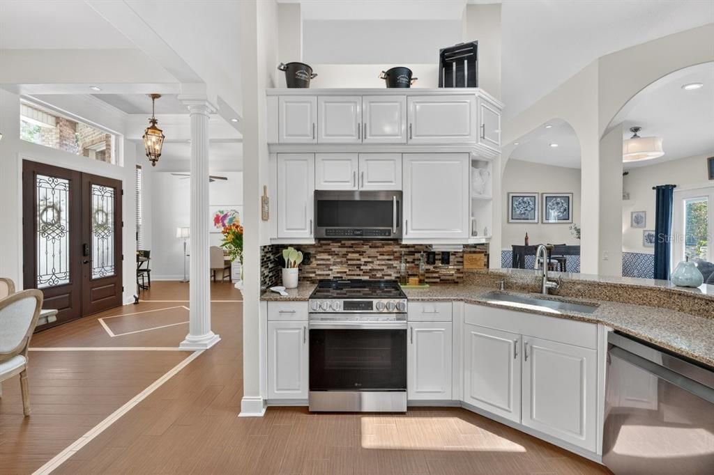 For Sale: $599,999 (4 beds, 3 baths, 2768 Square Feet)