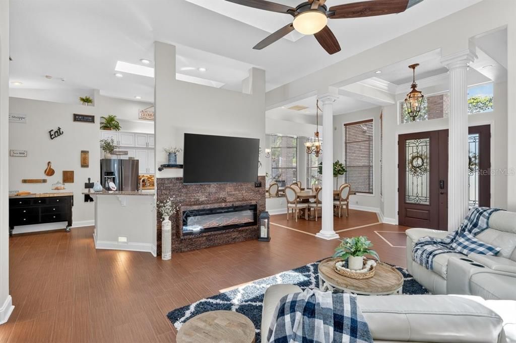 For Sale: $599,999 (4 beds, 3 baths, 2768 Square Feet)