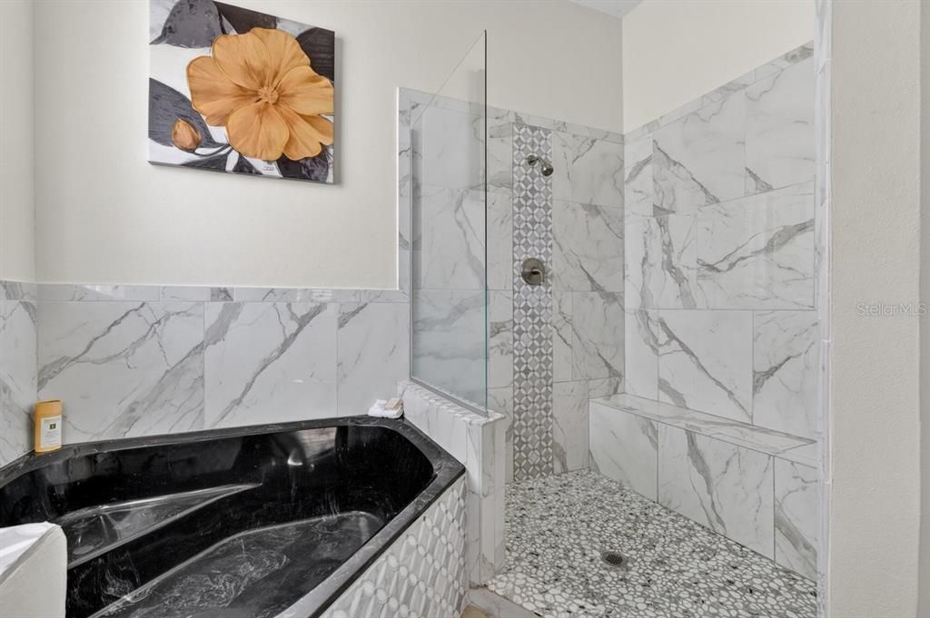 For Sale: $599,999 (4 beds, 3 baths, 2768 Square Feet)