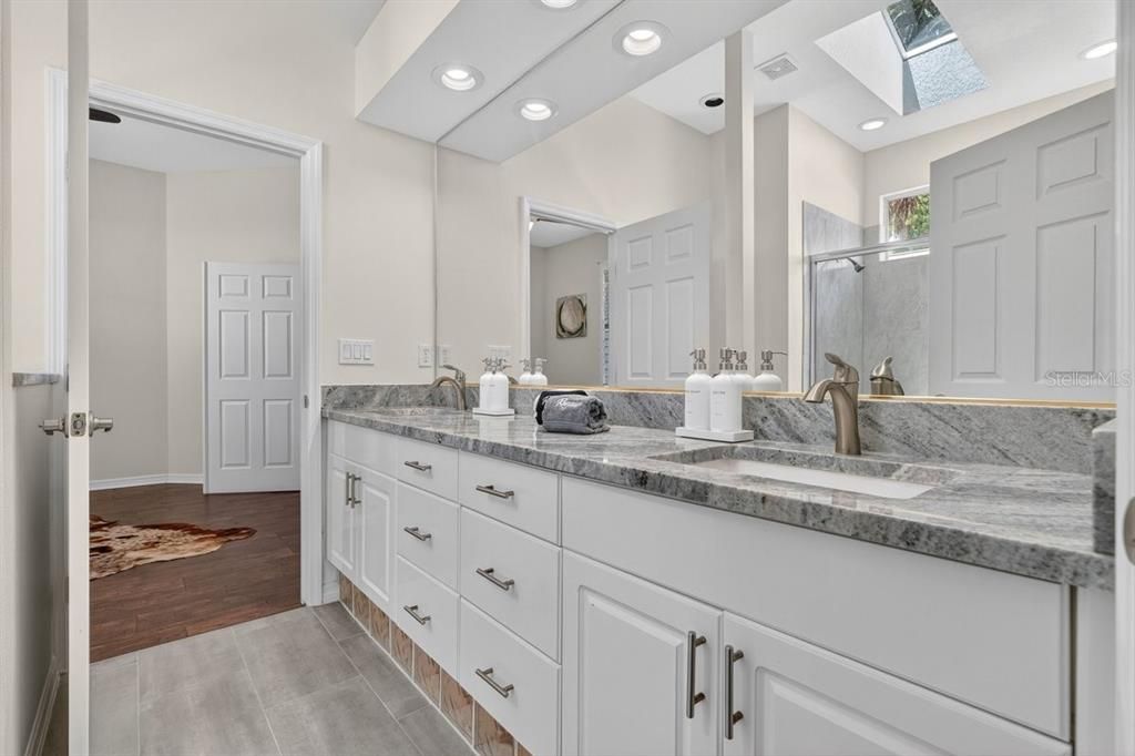 For Sale: $599,999 (4 beds, 3 baths, 2768 Square Feet)