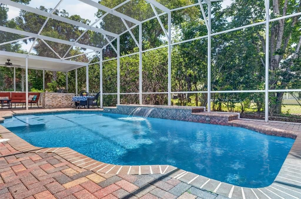 For Sale: $599,999 (4 beds, 3 baths, 2768 Square Feet)