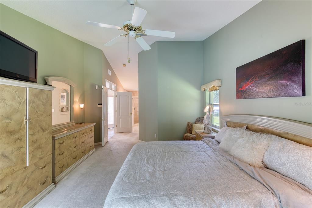 Active With Contract: $449,900 (3 beds, 2 baths, 2086 Square Feet)