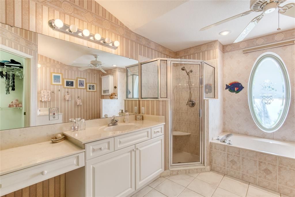 Active With Contract: $449,900 (3 beds, 2 baths, 2086 Square Feet)