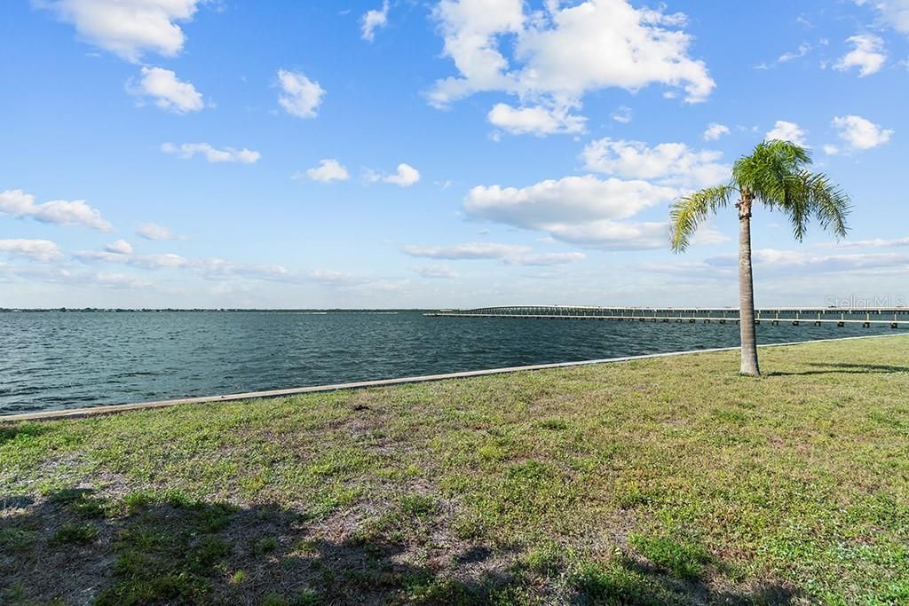 На продажу: $799,900 (1.84 acres)