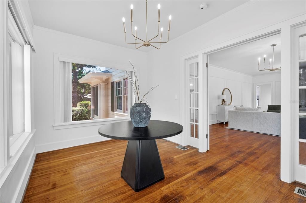 Activo con contrato: $695,000 (3 camas, 2 baños, 2347 Pies cuadrados)