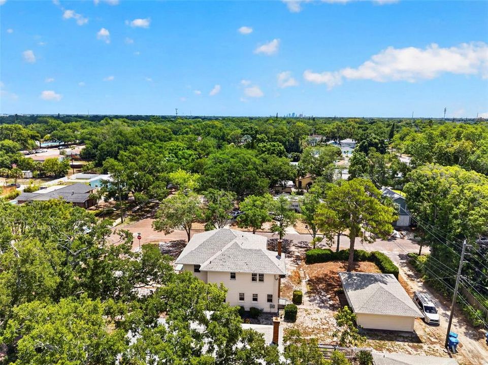 Activo con contrato: $695,000 (3 camas, 2 baños, 2347 Pies cuadrados)