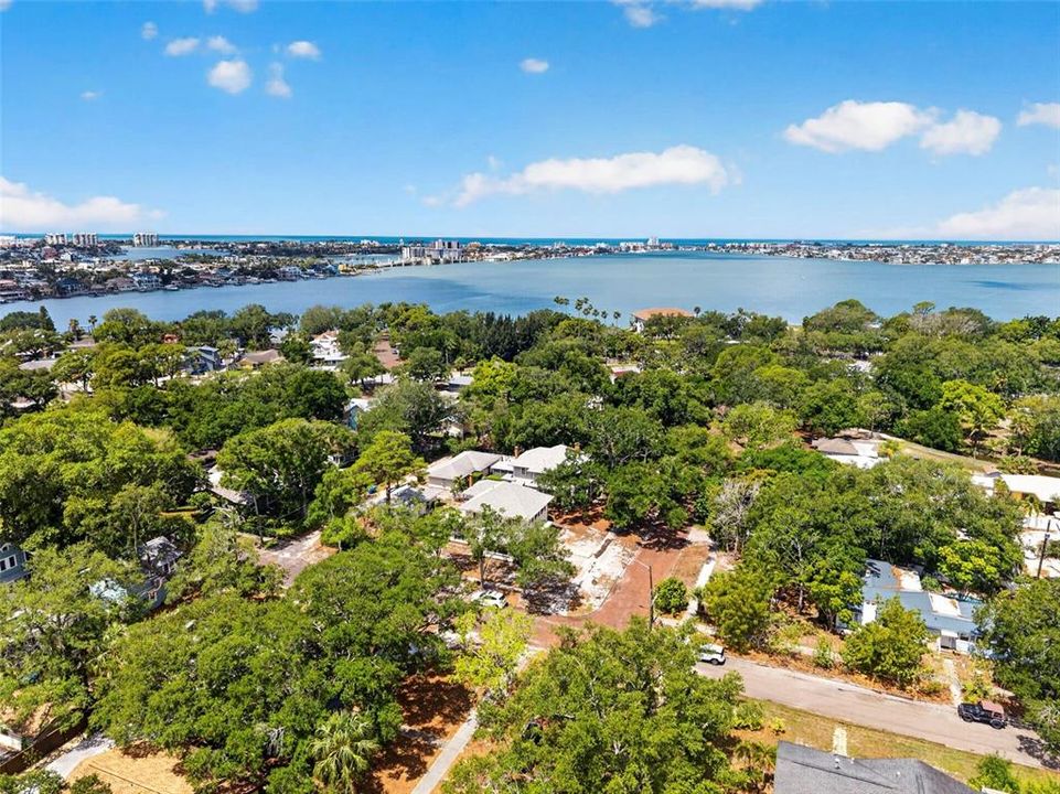 Activo con contrato: $695,000 (3 camas, 2 baños, 2347 Pies cuadrados)
