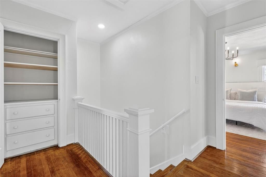 Activo con contrato: $695,000 (3 camas, 2 baños, 2347 Pies cuadrados)