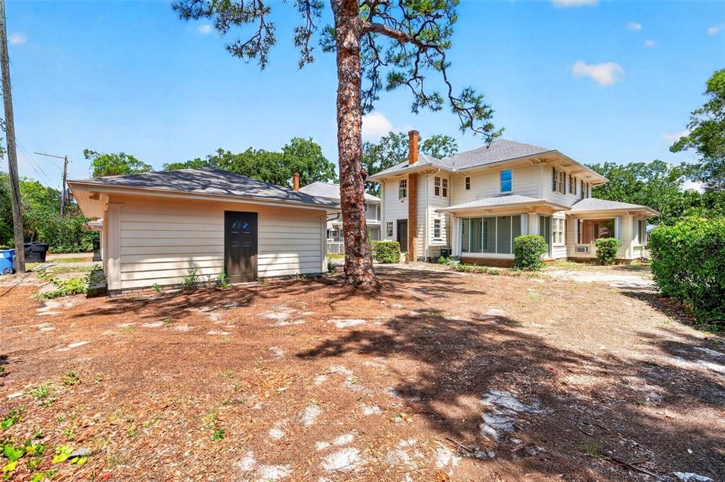 Activo con contrato: $695,000 (3 camas, 2 baños, 2347 Pies cuadrados)