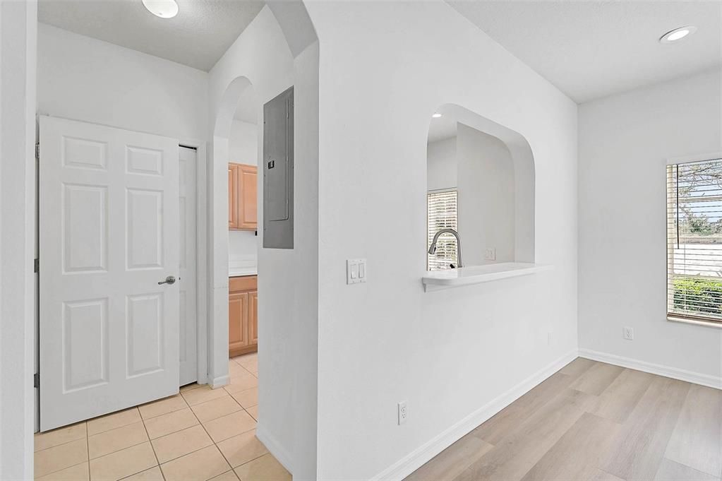 На продажу: $229,999 (3 спален, 2 ванн, 1200 Квадратных фут)