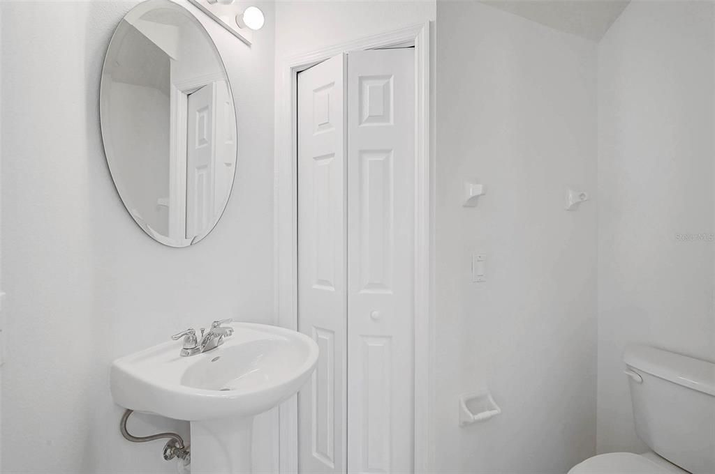 На продажу: $229,999 (3 спален, 2 ванн, 1200 Квадратных фут)