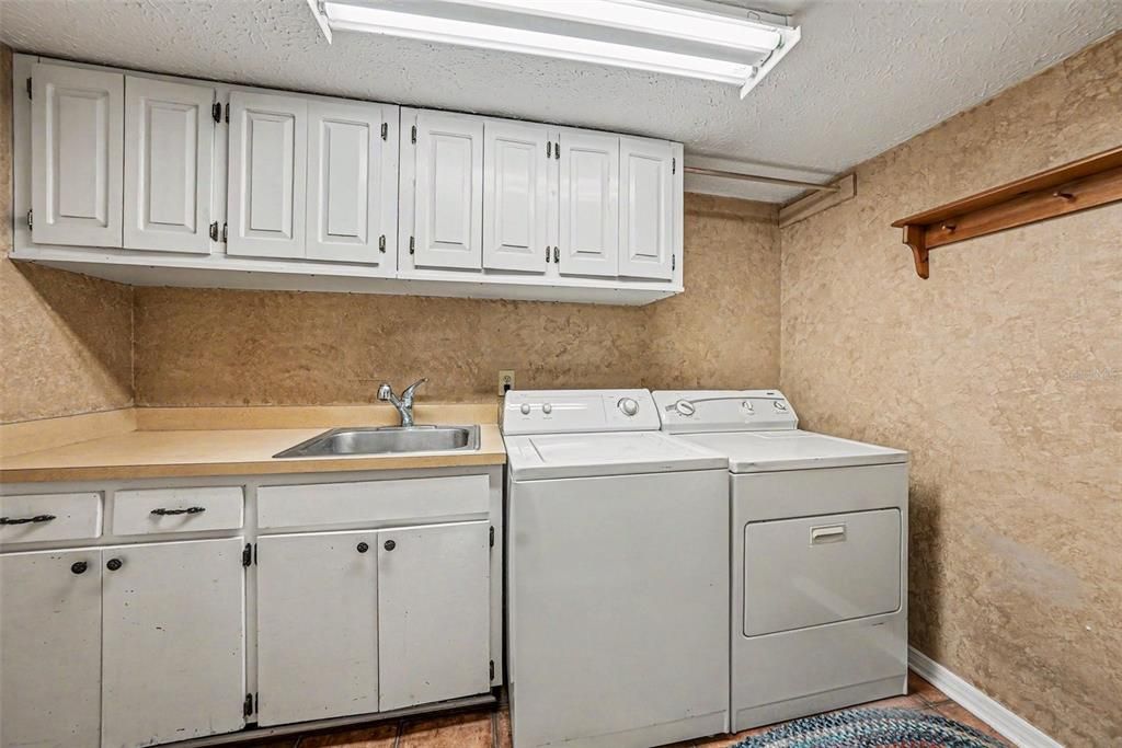 En Venta: $549,900 (5 camas, 3 baños, 2986 Pies cuadrados)