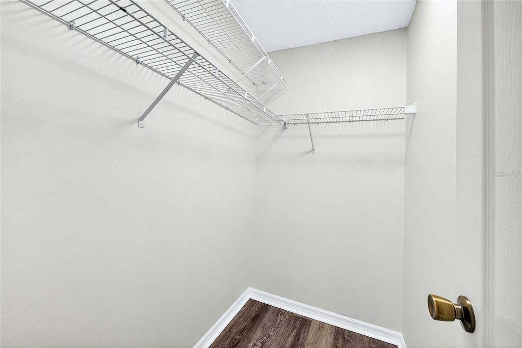 For Sale: $359,000 (3 beds, 2 baths, 1974 Square Feet)