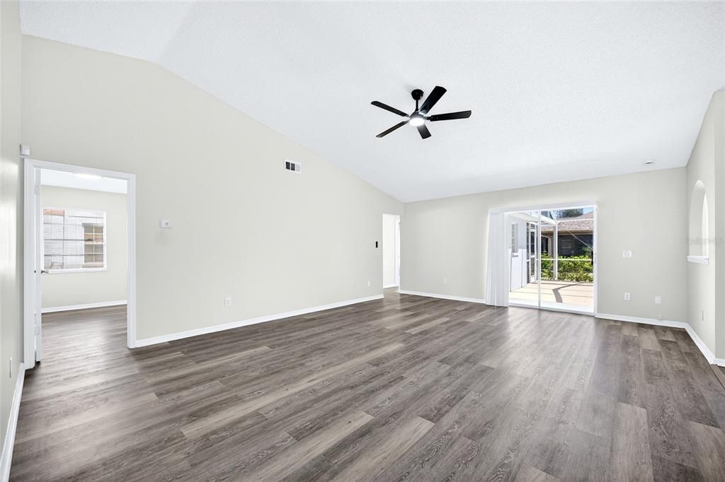For Sale: $359,000 (3 beds, 2 baths, 1974 Square Feet)