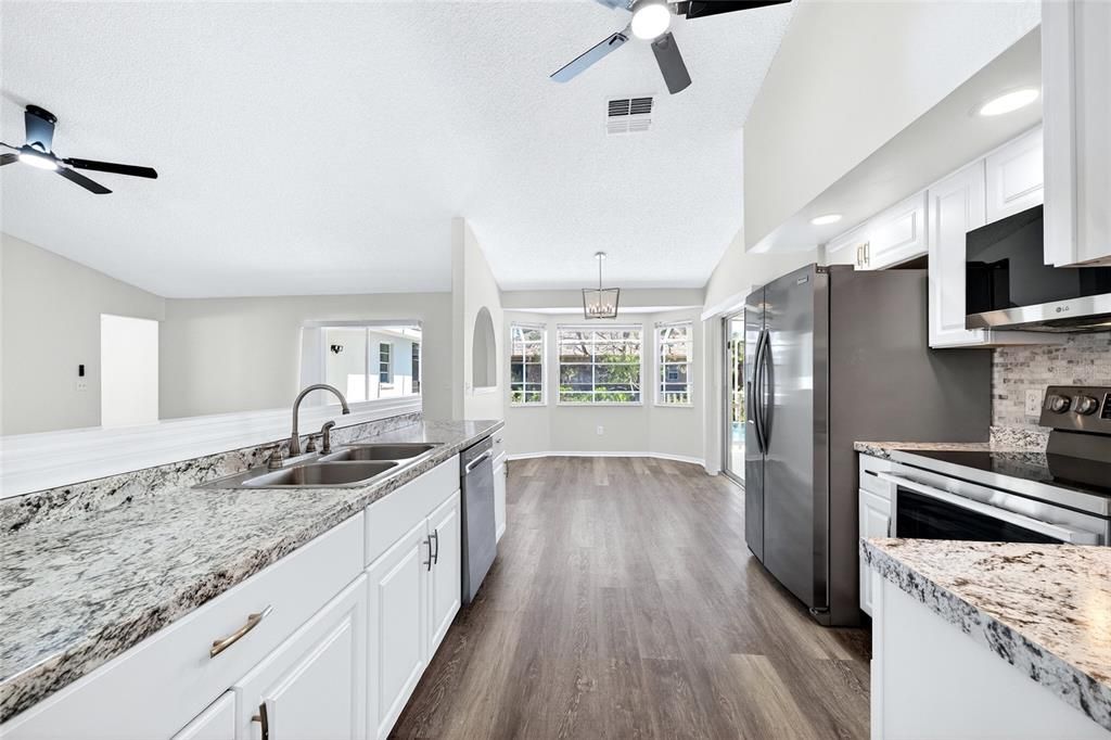 For Sale: $359,000 (3 beds, 2 baths, 1974 Square Feet)