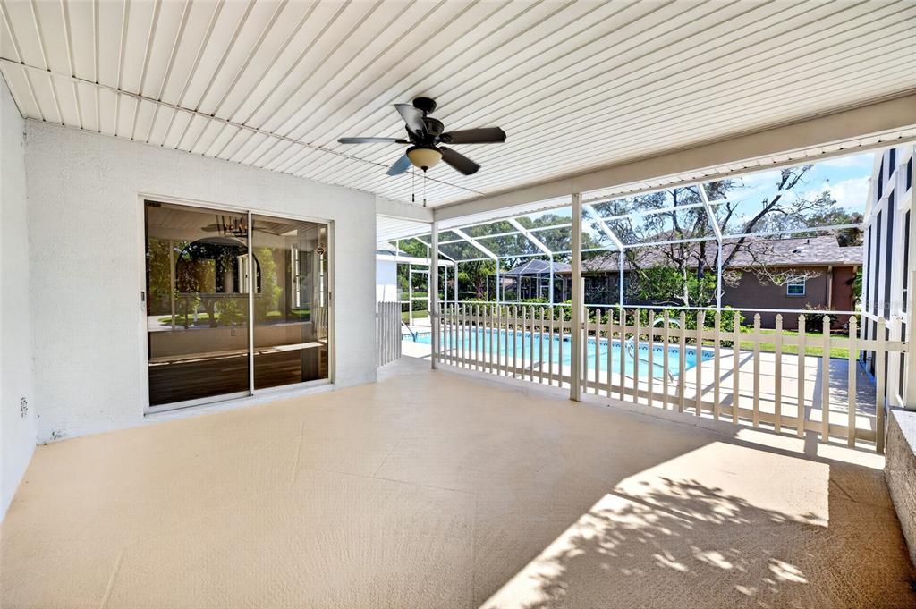 For Sale: $359,000 (3 beds, 2 baths, 1974 Square Feet)
