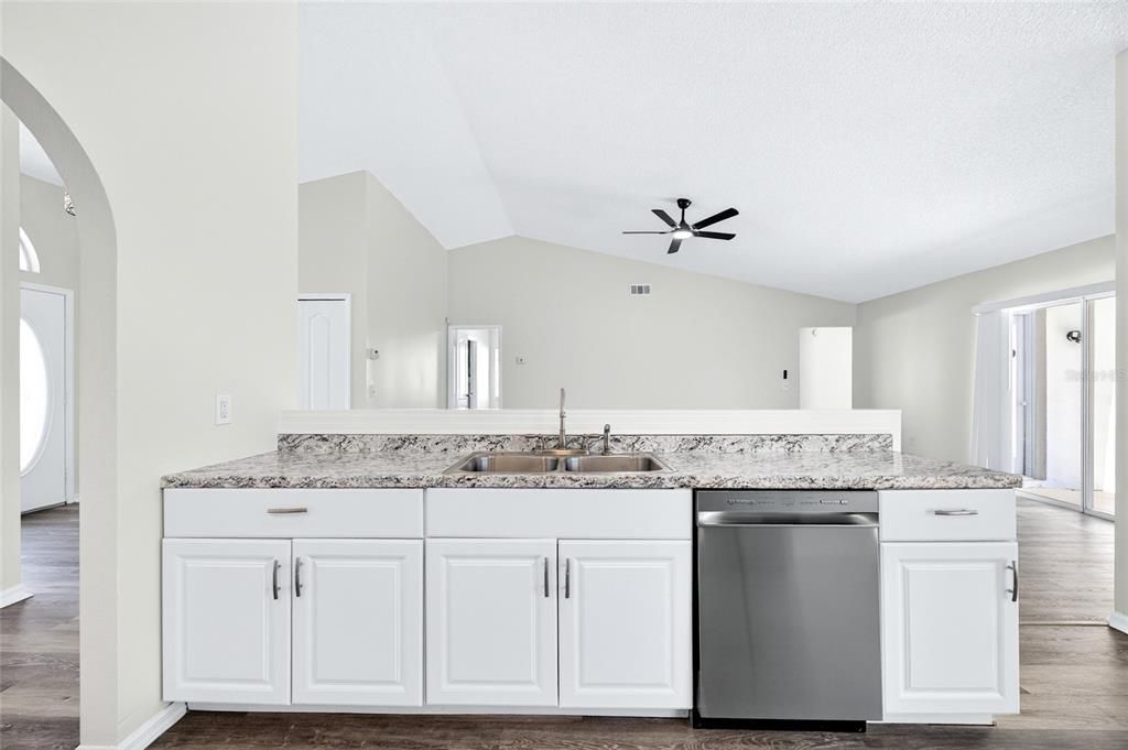 For Sale: $359,000 (3 beds, 2 baths, 1974 Square Feet)