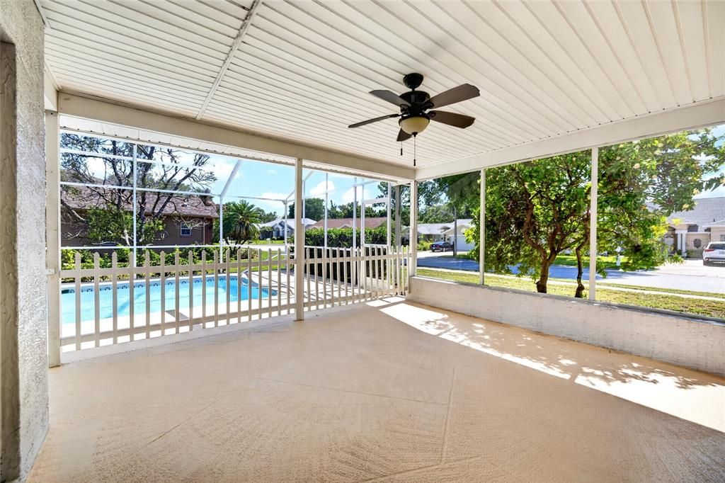 For Sale: $359,000 (3 beds, 2 baths, 1974 Square Feet)