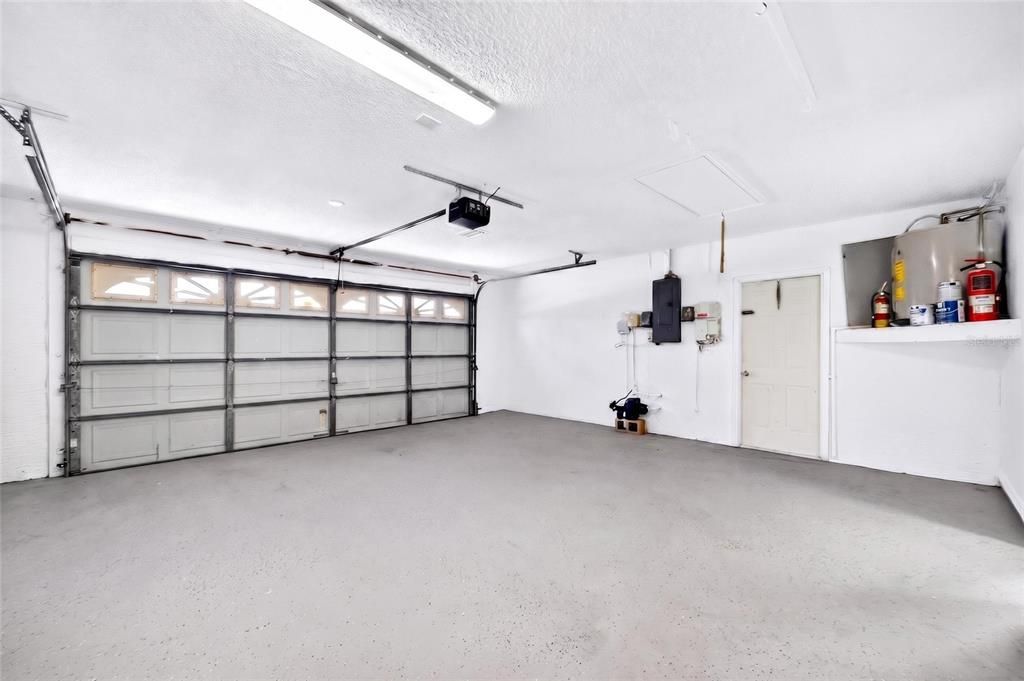 For Sale: $359,000 (3 beds, 2 baths, 1974 Square Feet)