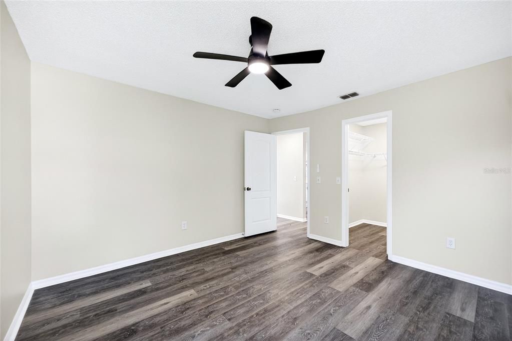 For Sale: $359,000 (3 beds, 2 baths, 1974 Square Feet)