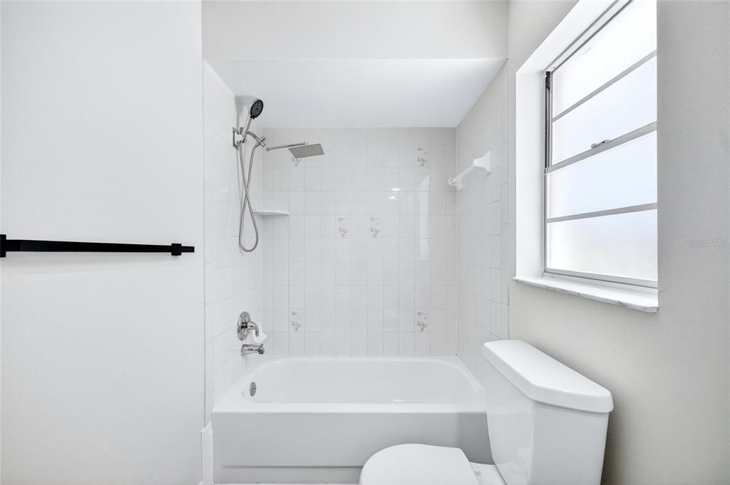 For Sale: $359,000 (3 beds, 2 baths, 1974 Square Feet)