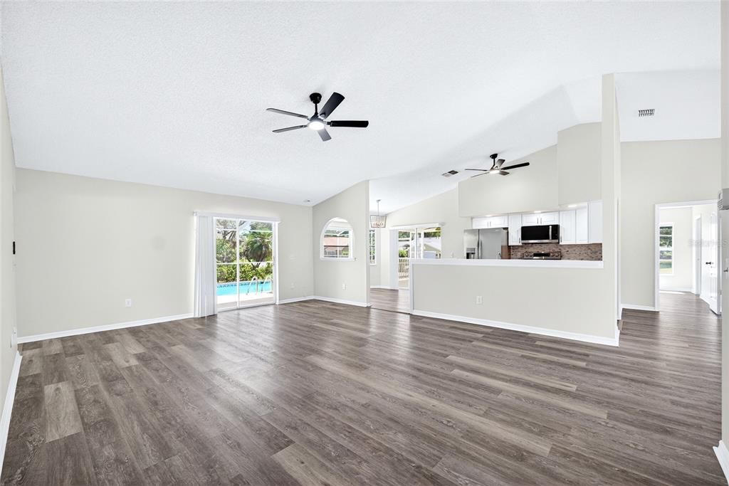 For Sale: $359,000 (3 beds, 2 baths, 1974 Square Feet)